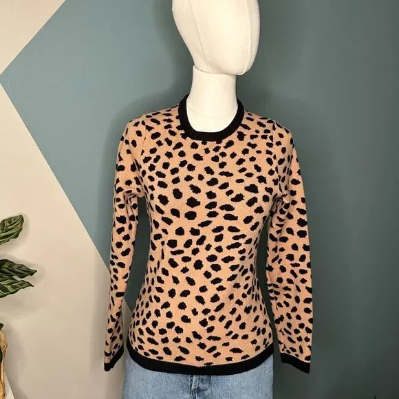 Halston Leopard Print Crew Neck Sweater Size S Animal Print Soft Luxe Pullover - Picture 2 of 9
